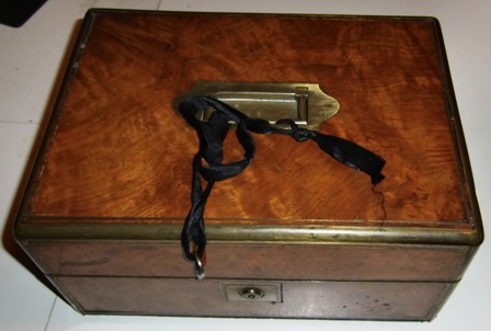 M417M 1850s Mahogany Brass Trim Travel Vanity Case